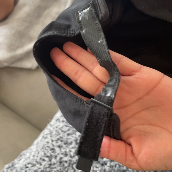 Women Adidas Sports Hat 🧢 - Picture 4 of 7